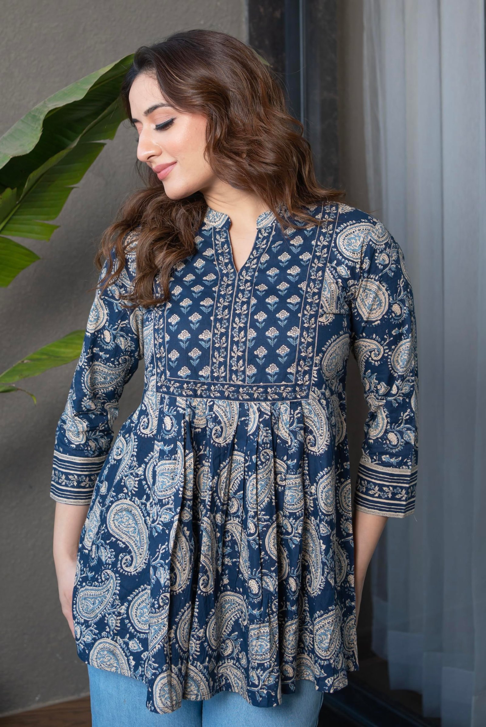 Arayna Women's Pure Cotton Paisley Printed Tunic Top – Comfortable Everyday Wear (in, Alpha, S, Regular, Indigo Blue)
